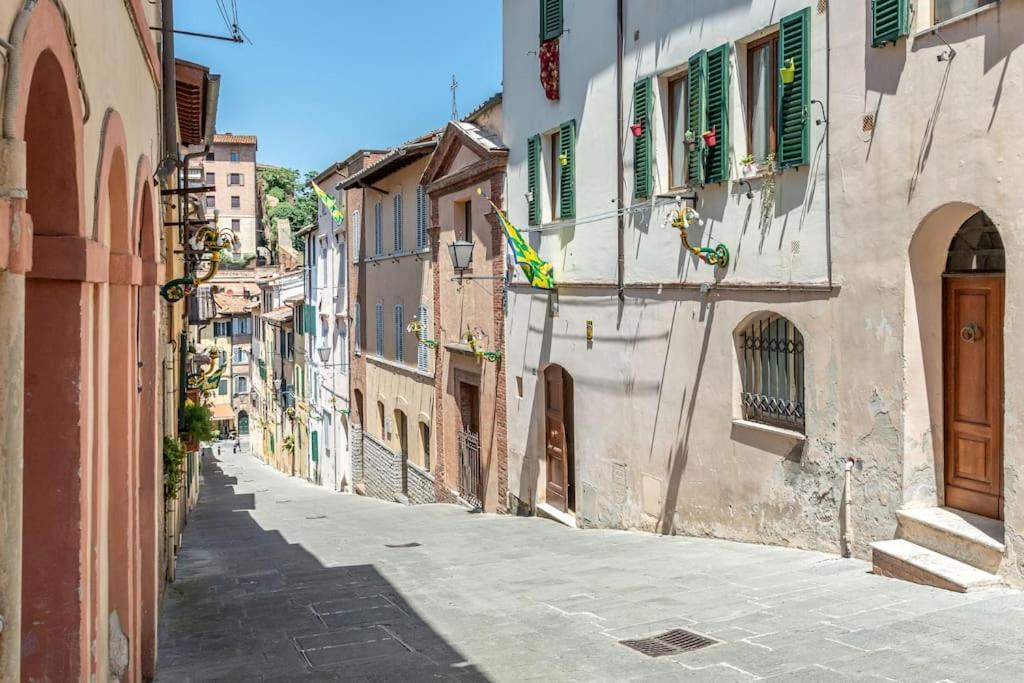 Mojito - Porta Ovile Nel Centro Storico Di Сієна Екстер'єр фото